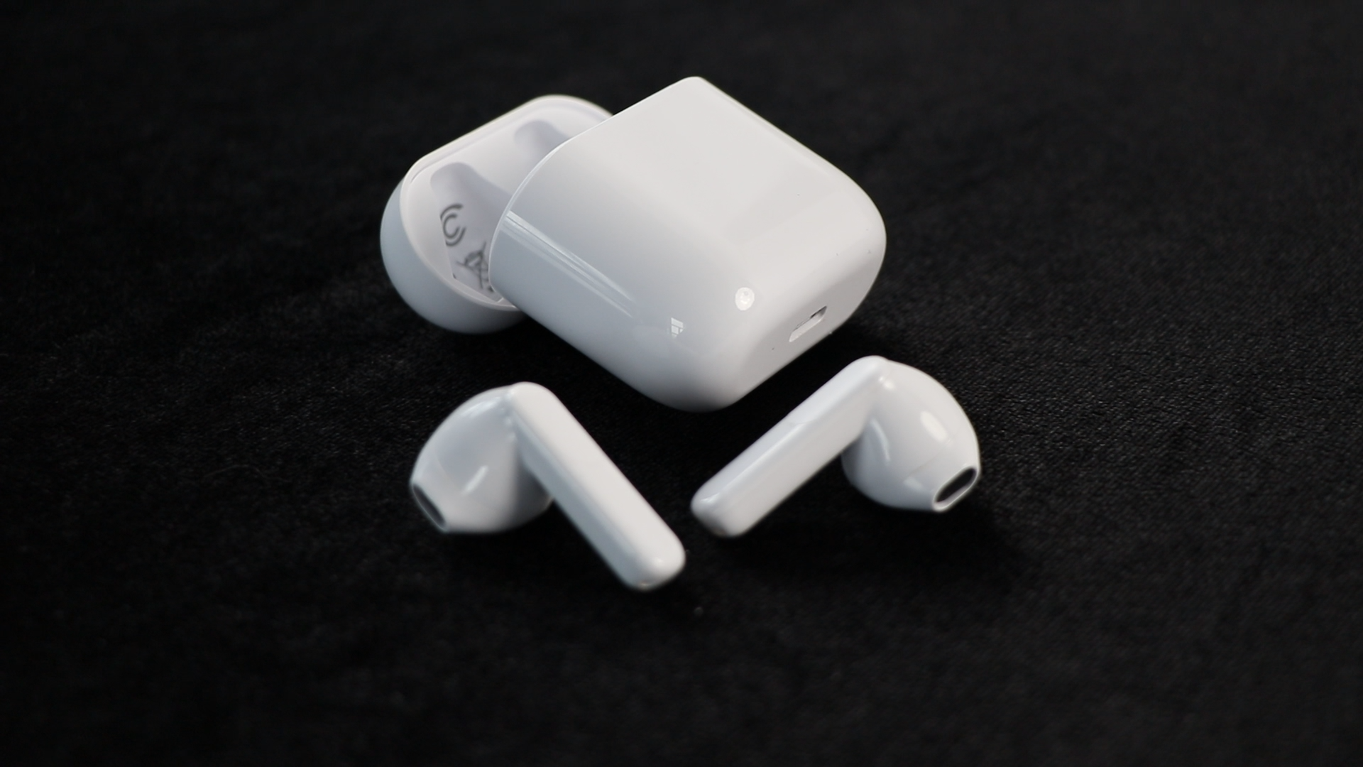 iFLYBUDS PRO ワイヤレスイヤフォン 充電ケース付き ネイビー Nothing 【9/10まで10%クーポン付 更にLINE登録クーポン付|日本